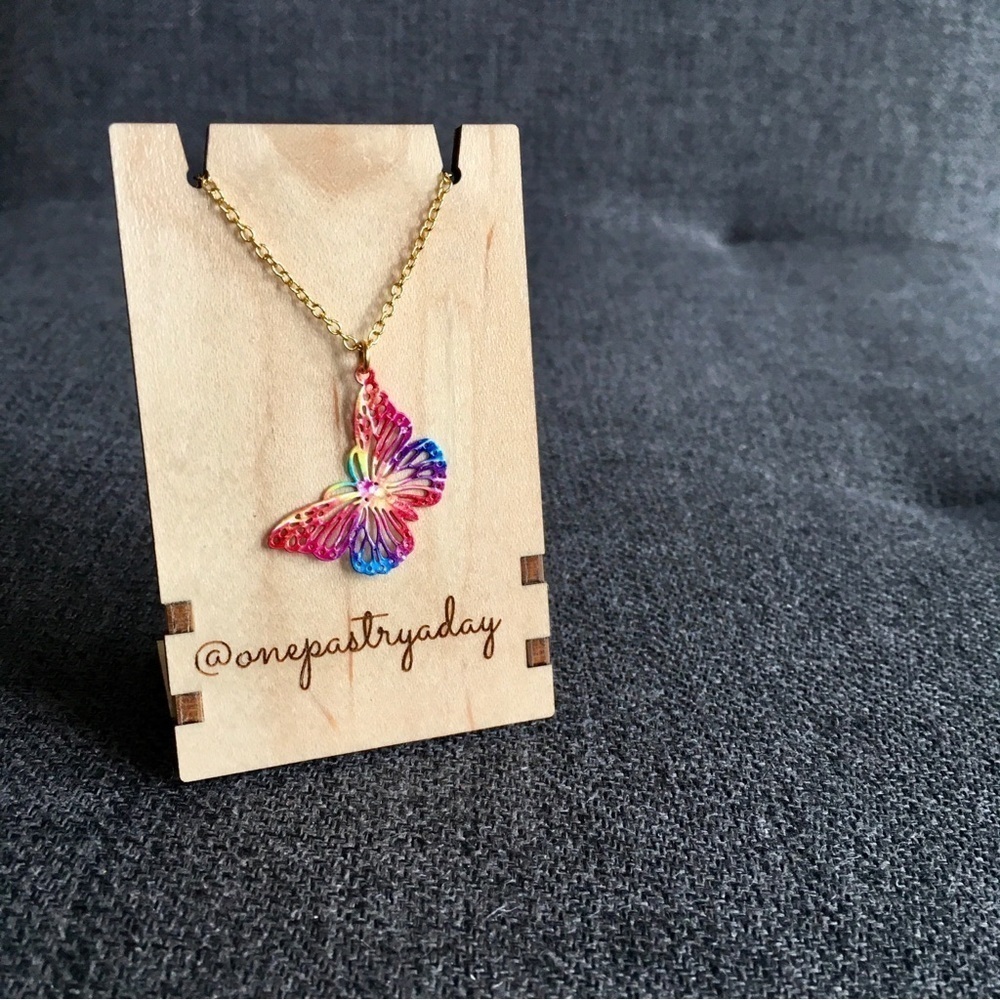 Butterfly Pendant Necklace Red Pink 18 Inches - Picture 17 of 17
